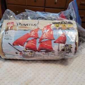 Dragon Bloks Pirates Ship Set with Red Sails (Not Sure If Complete)